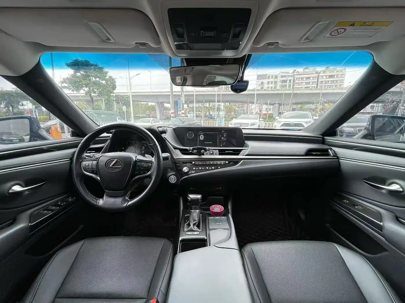 Lexus ES 2018 300h Excellence Edition China VI фото 7