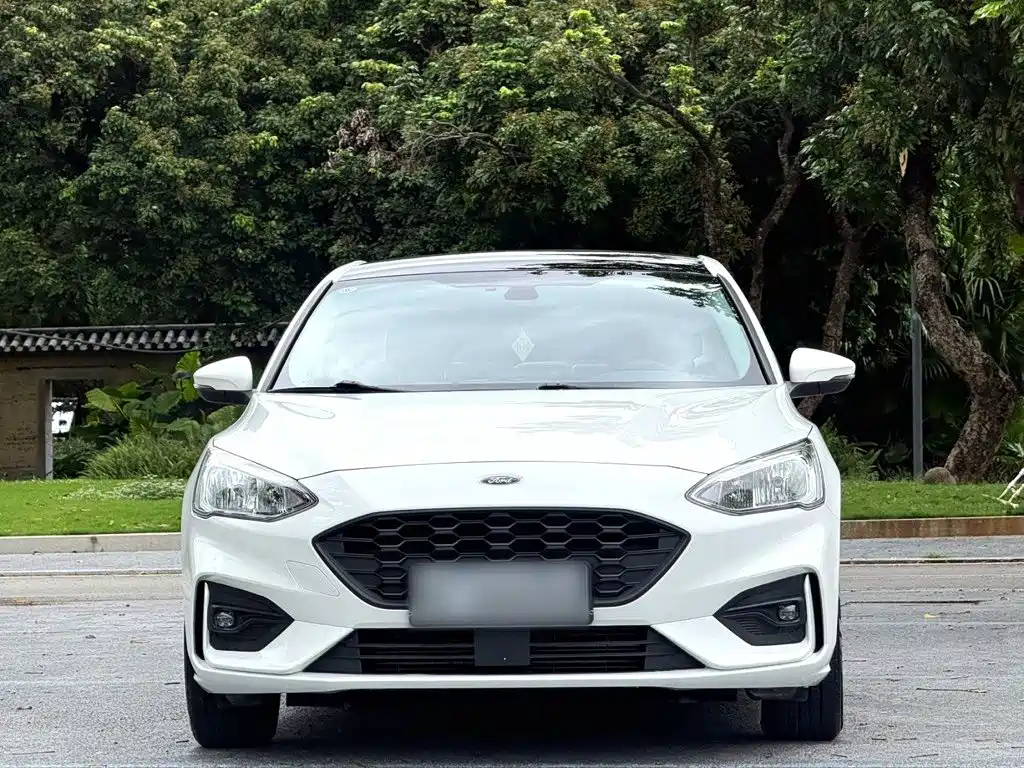 Фото 3 - Ford Focus