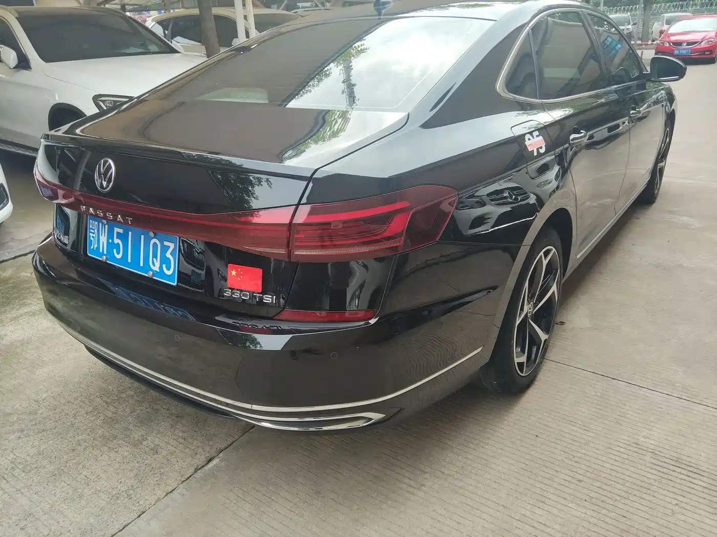 Volkswagen Passat 2022 330TSI Starlight Elite Edition фото 8