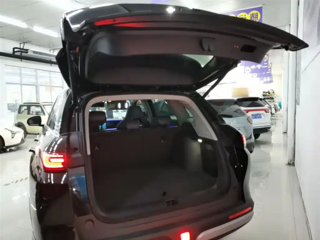 BYD Hai Shi 07 DM-i 2025 150 Pilot+ Edition фото 19