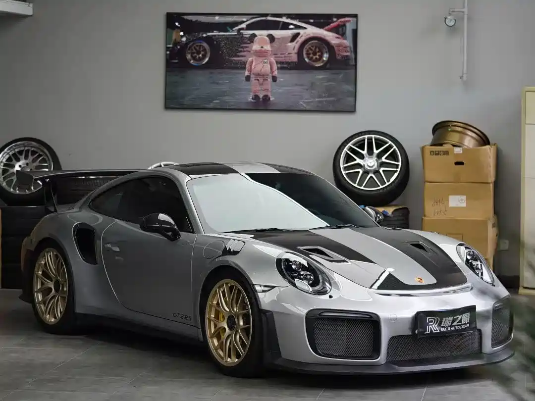 Porsche 911 2018 GT2 RS 3.8T фото 2