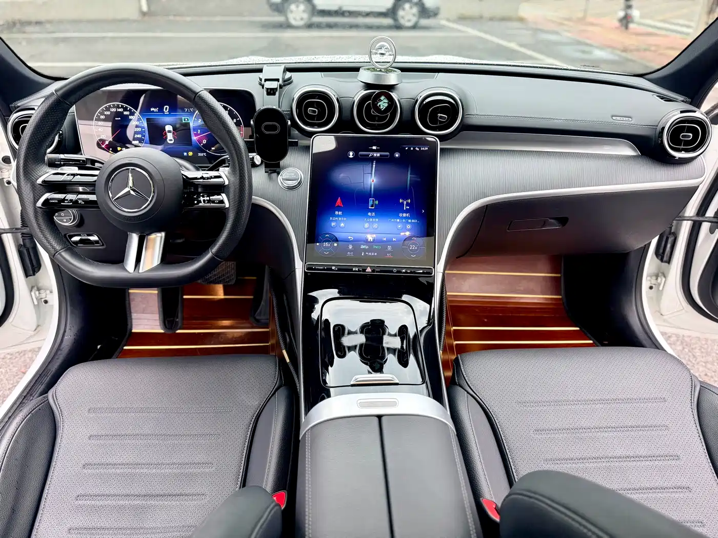 Mercedes-Benz C-Class 2023 C 200 L Sport фото 11