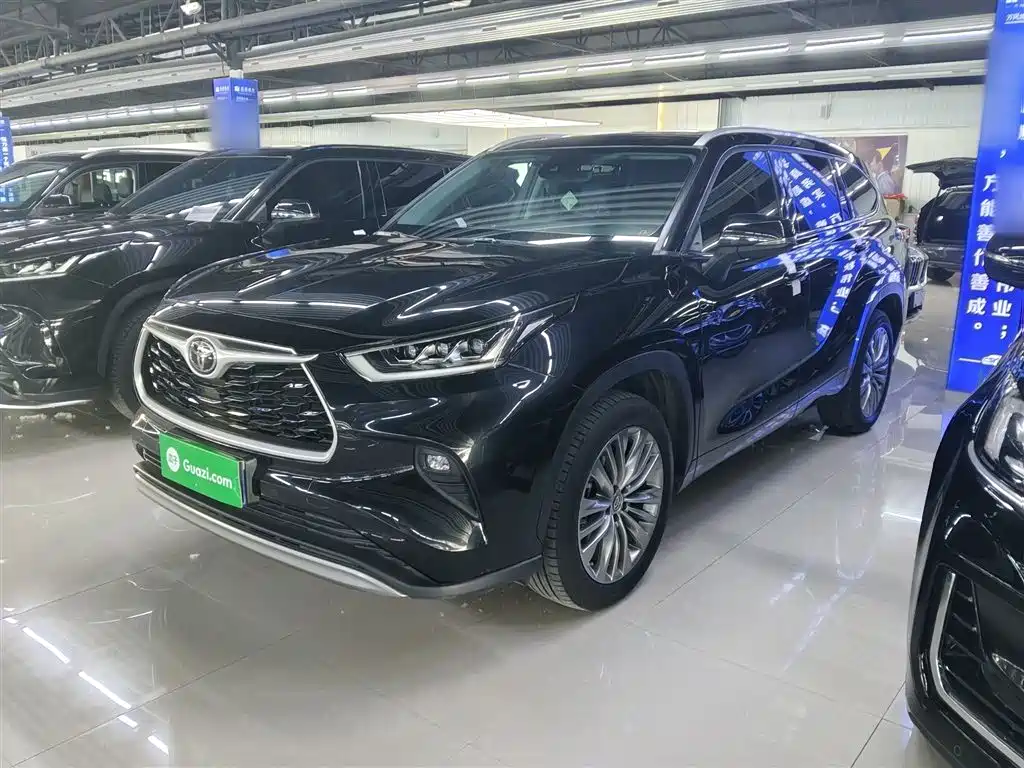 TOYOTA HIGHLANDER