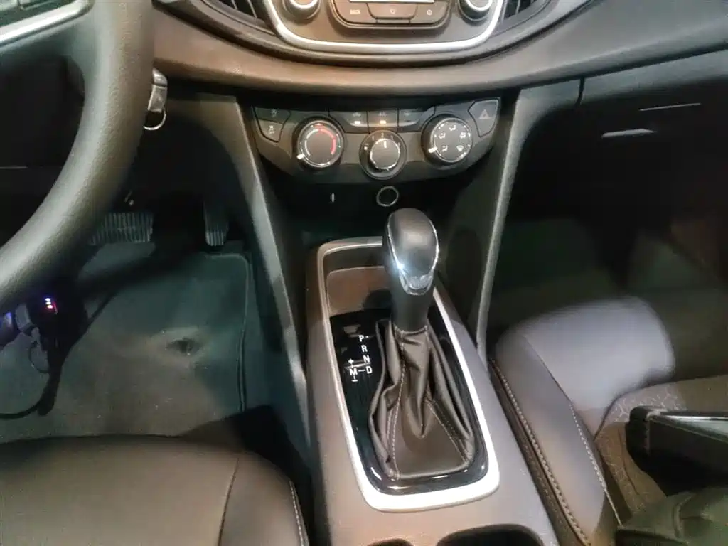 Chevrolet Cavalier 2019 320 Automatic Joy Edition фото 14