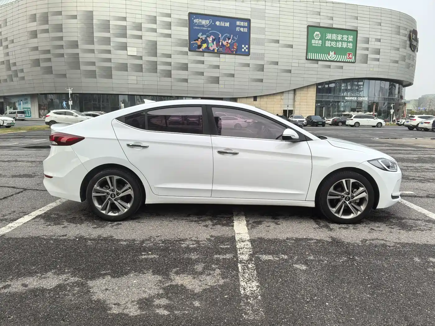 Hyundai Elantra 2016 Model 1.6L Automatic Smart Elite фото 7