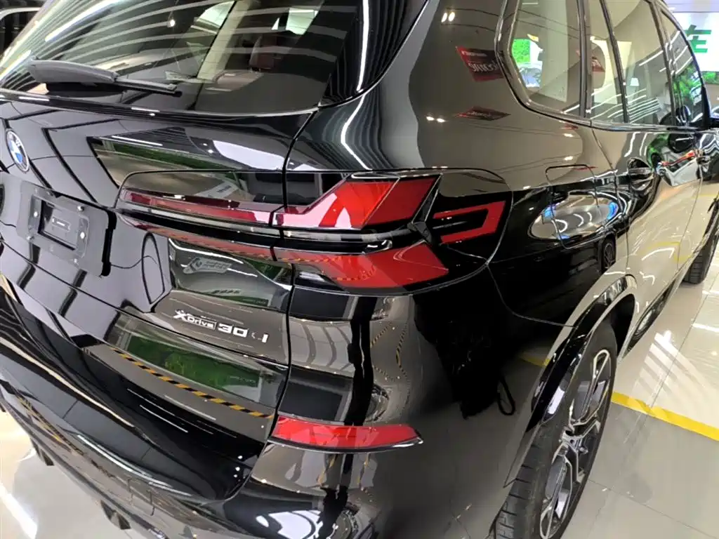 BMW X5 2023 xDrive 30Li Premium M Sport Black Night Package фото 24