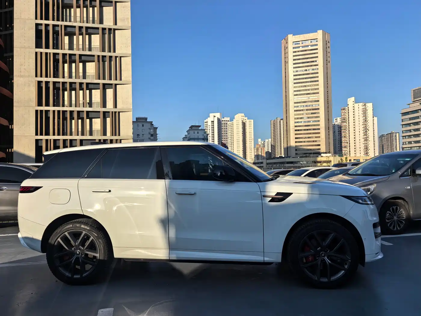 Land Rover Range Rover Sport 2025 2025 400PS Dynamic SE