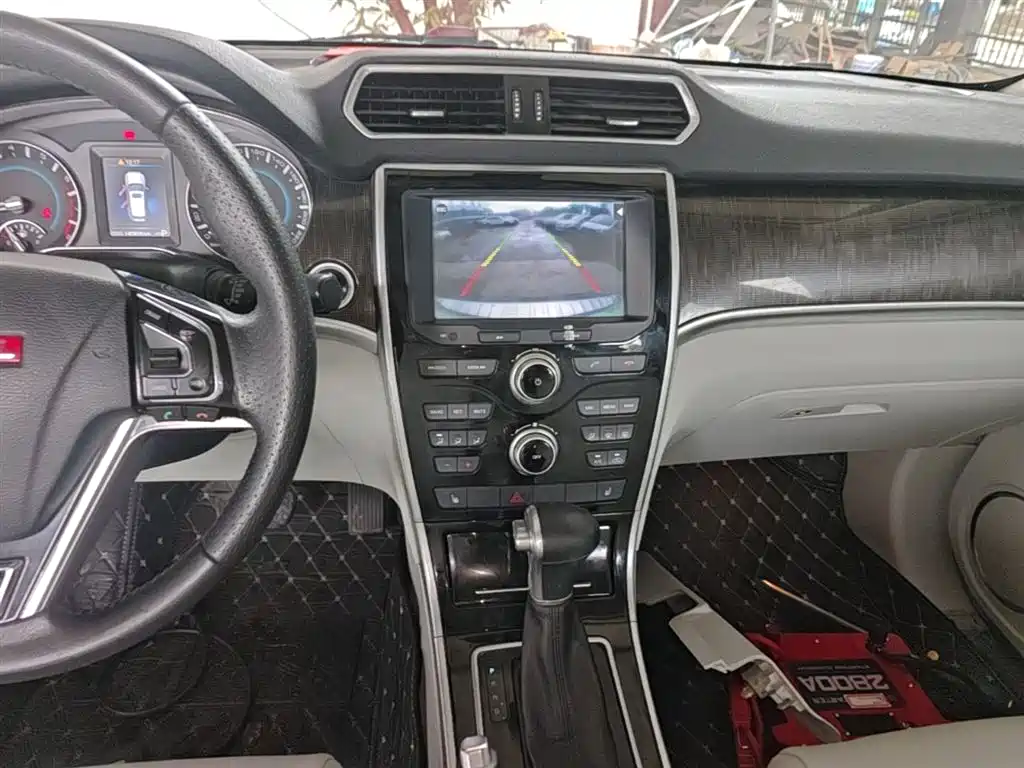 Haval H2 2015 1.5T Automatic 2WD Elite Edition фото 13