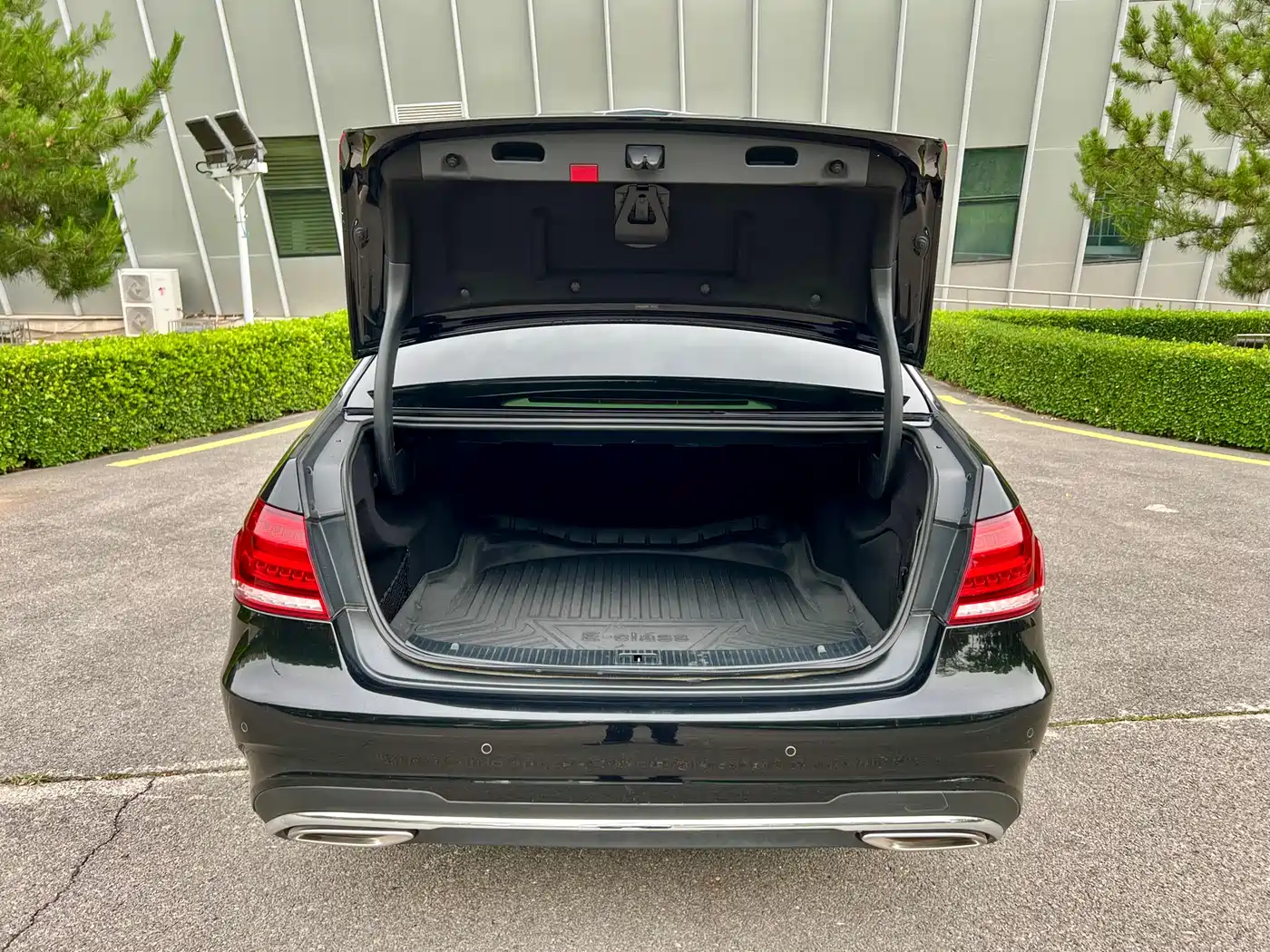Mercedes-Benz E-Class 2015 E 260 L Sport фото 16