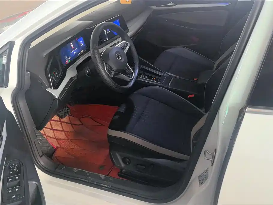 Volkswagen Golf 2021 280TSI DSG 30th Anniversary Edition фото 9