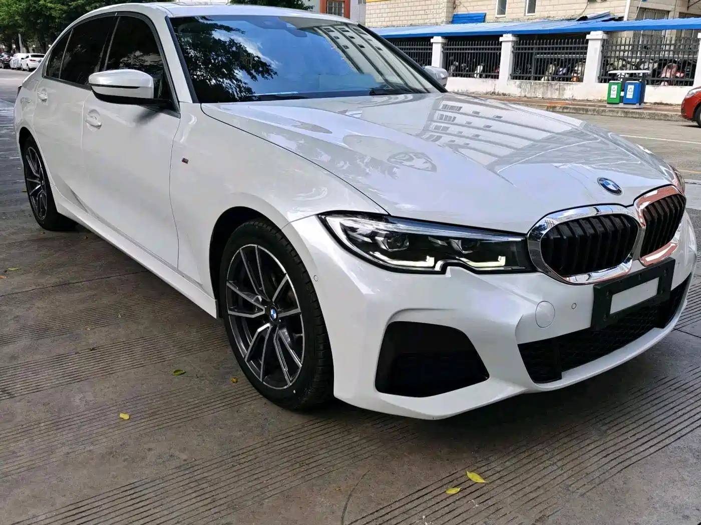 BMW 3 Series 2021 325Li M Sport Package фото 3