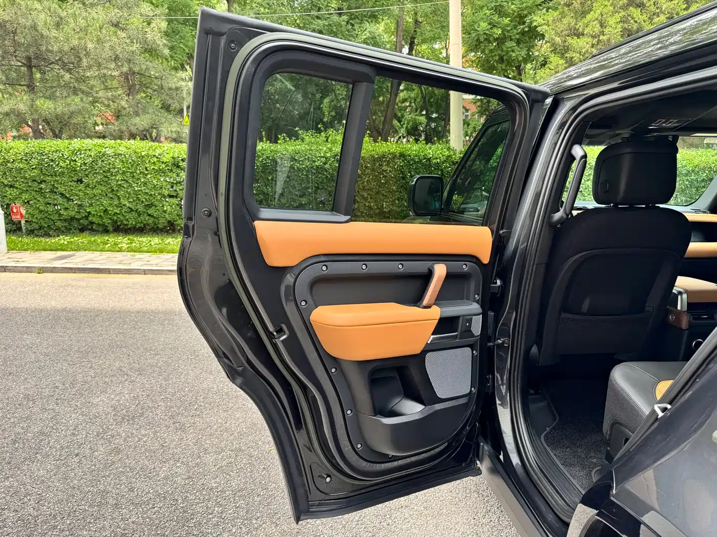 Land Rover Defender 2023 130 3.0T P400 X фото 17