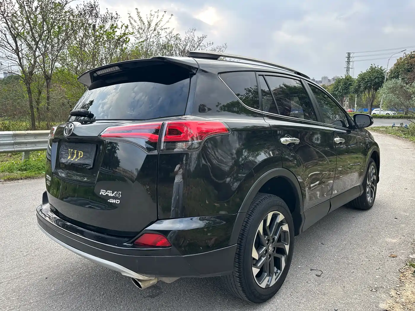 Toyota RAV4 Rongfang 2016 2.5L Automatic 4WD Elite фото 4
