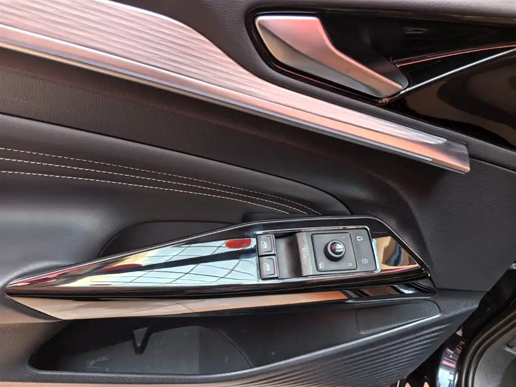 VOLKSWAGEN ID.4 CROZZ