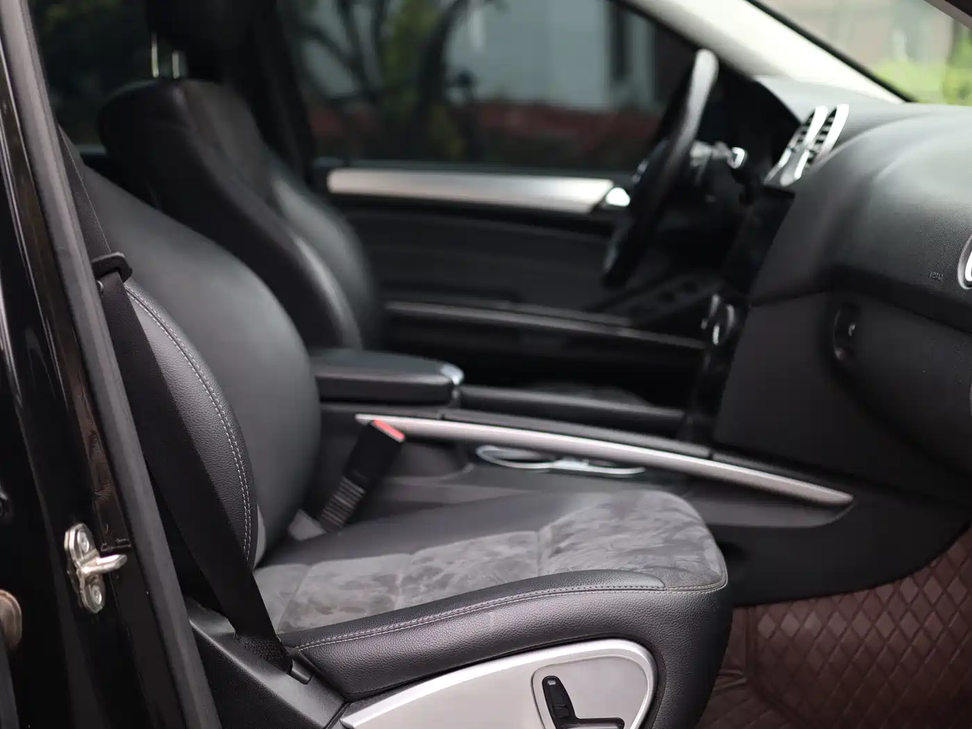 Mercedes-Benz M-Class 2010 ML 300 4MATIC фото 20