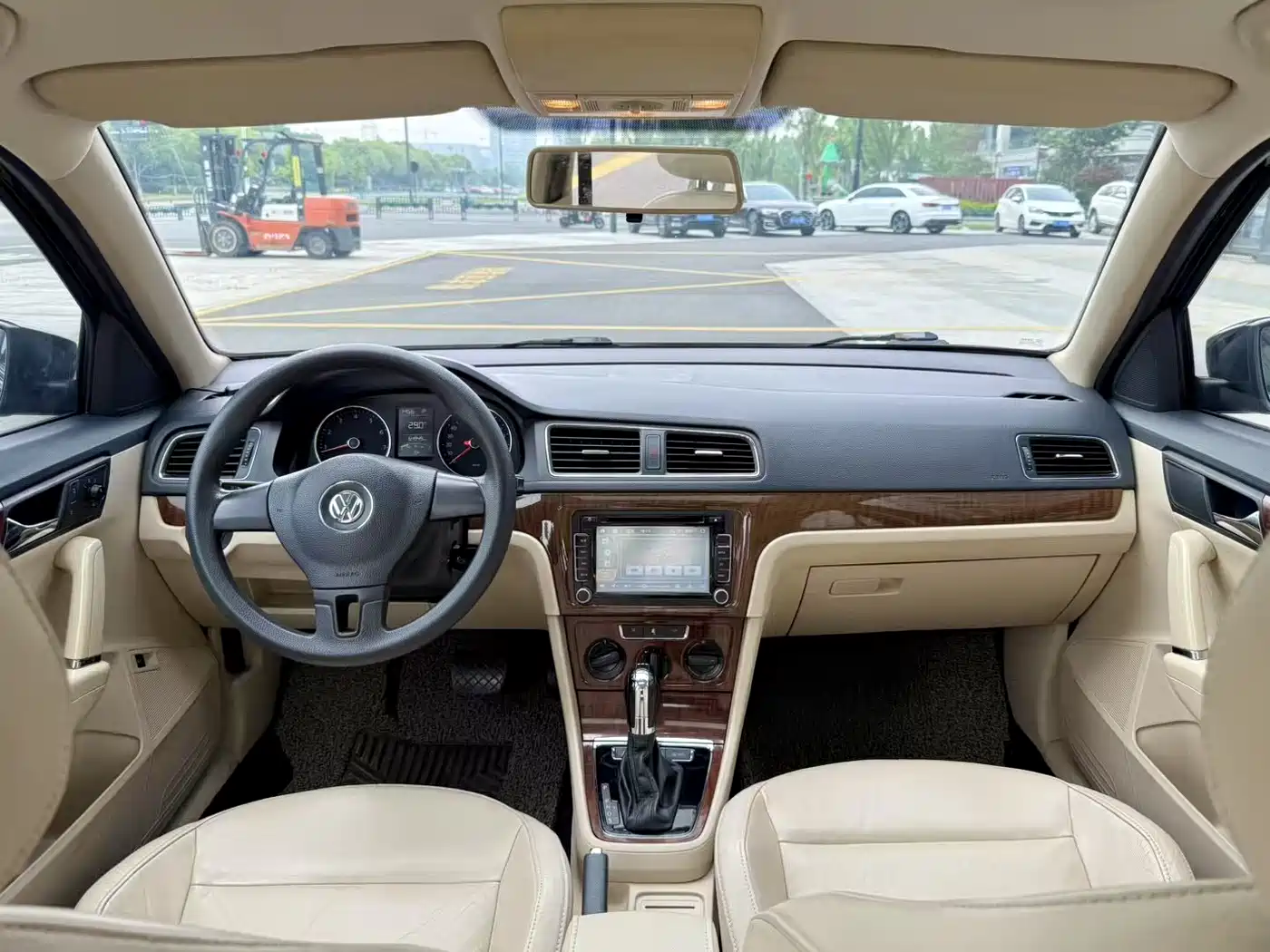 Volkswagen Lavida 2013 Facelift 1.4TSI DSG Comfort фото 8