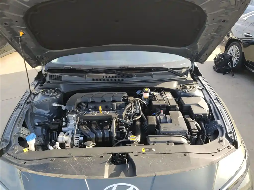 Hyundai Elantra 2023 1.5L CVT GLX Elite Edition фото 16