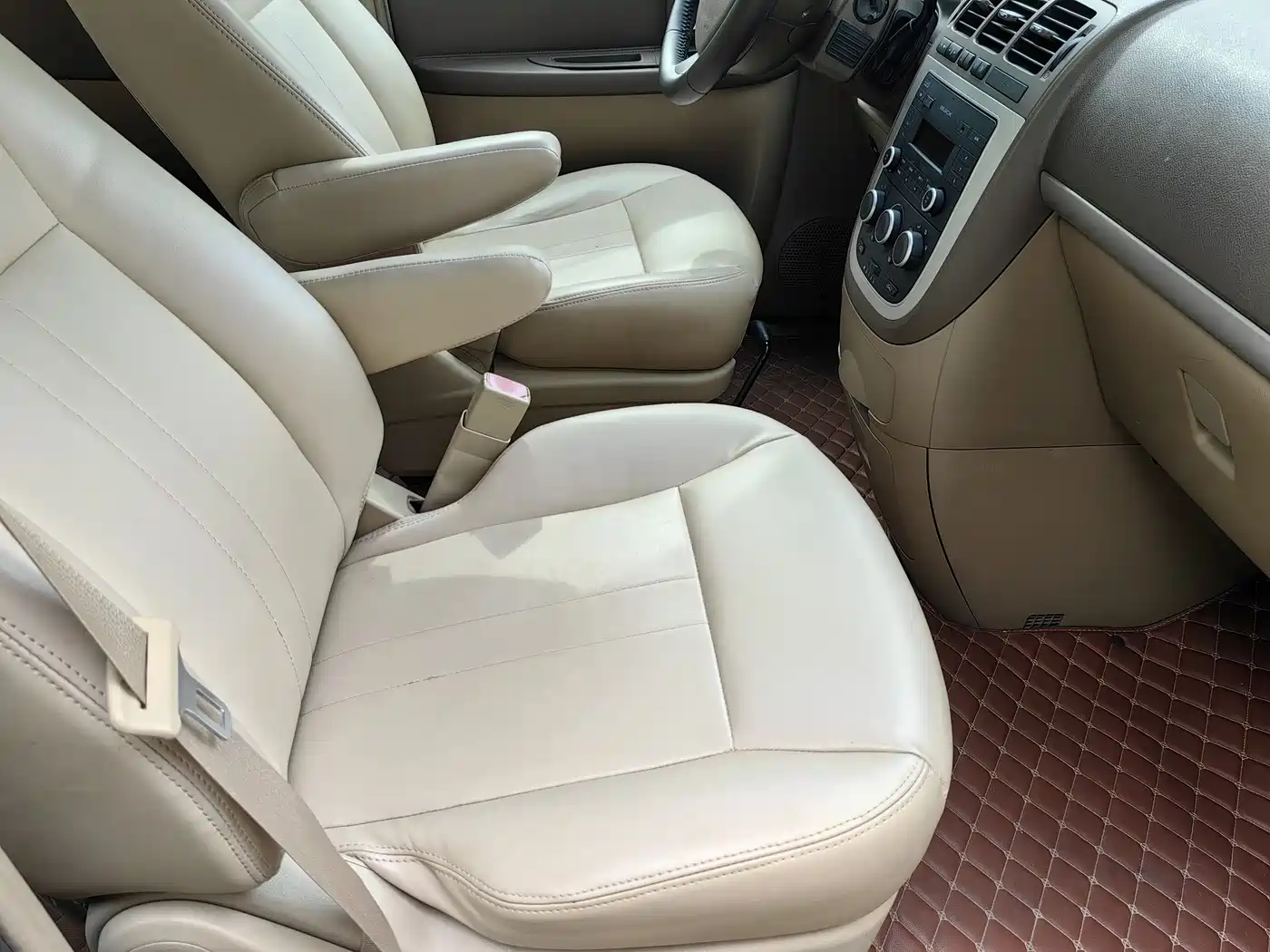 Buick GL8 2014 2.4L Classic Edition фото 8