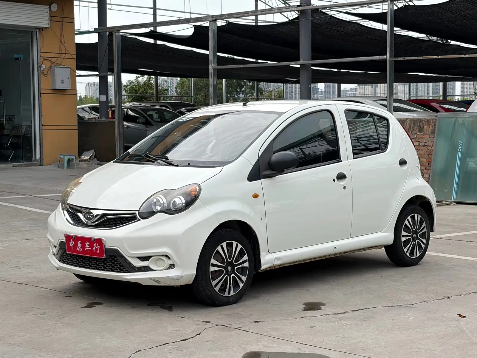 Фото 1 - BYD F0