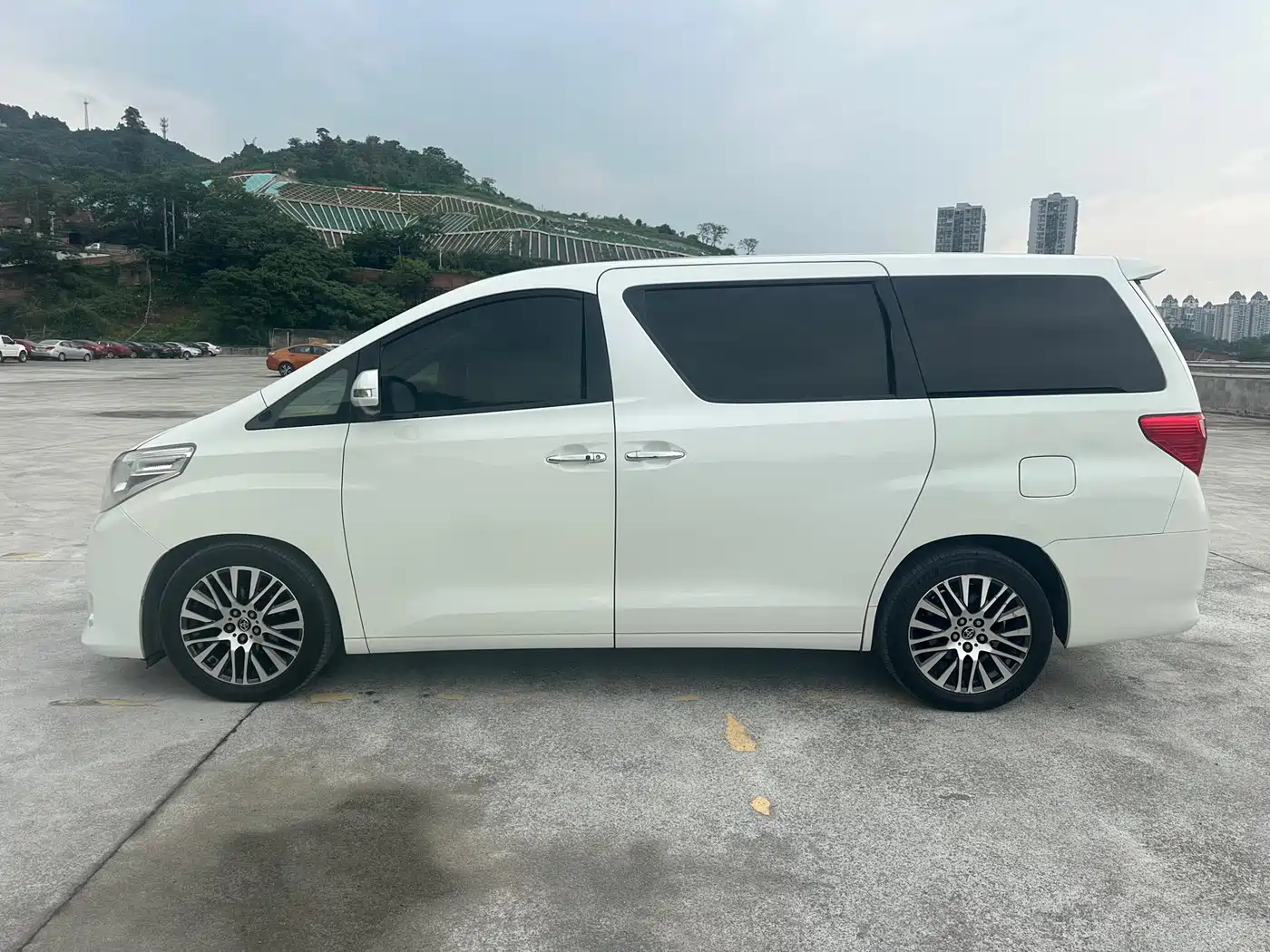 Toyota Alphard 2012 3.5L Luxury Edition фото 9