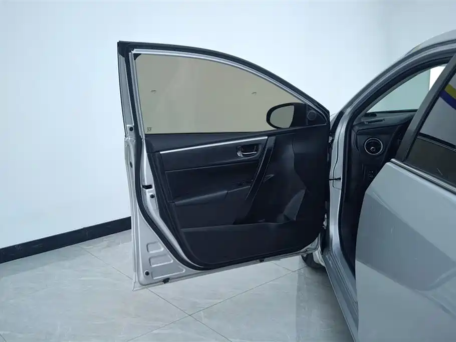 Toyota Corolla 2018 1.2T S-CVT GL Smart Edition фото 7