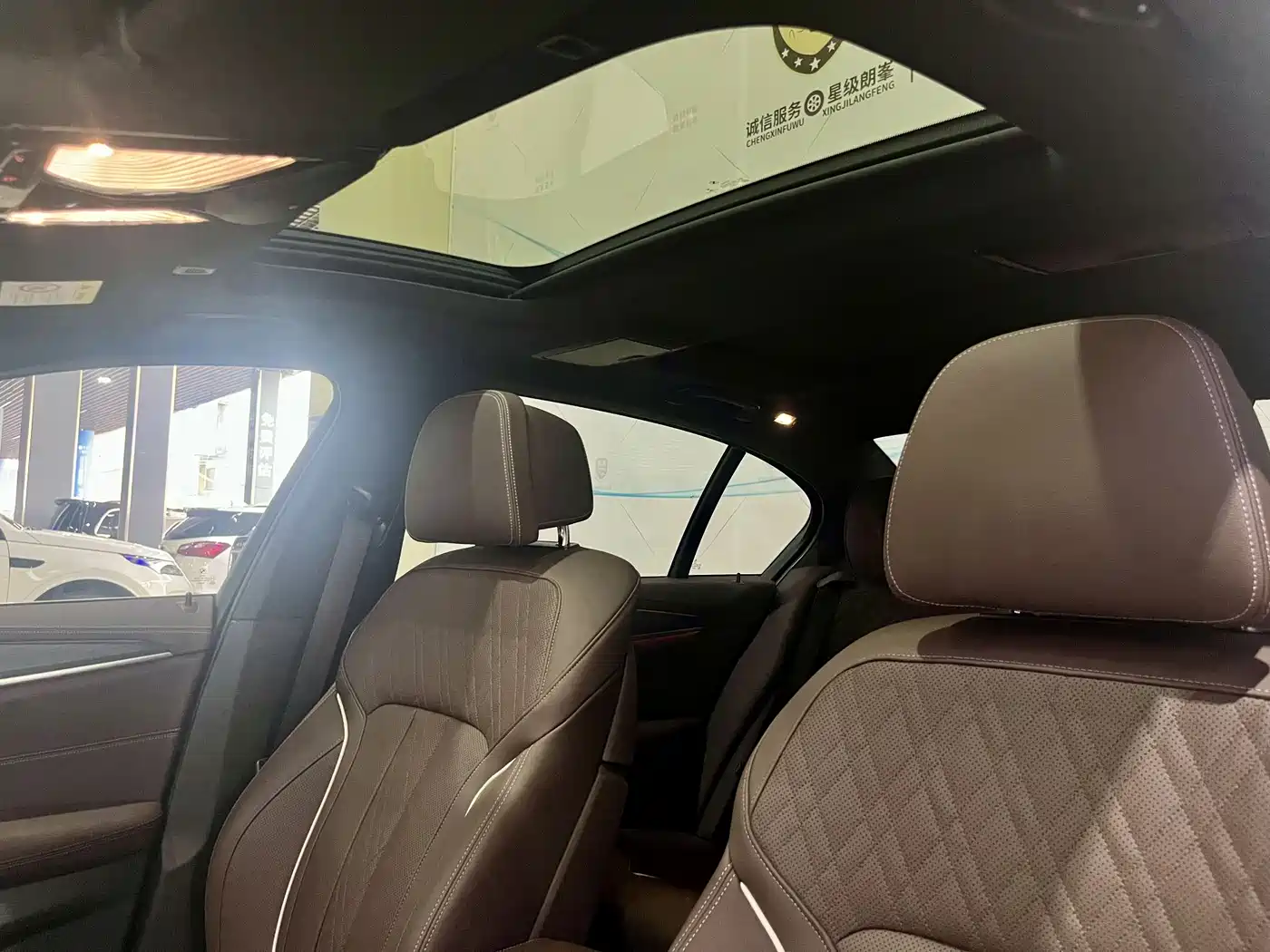BMW 5 Series 2022 530Li Exclusive M Sport Package фото 17