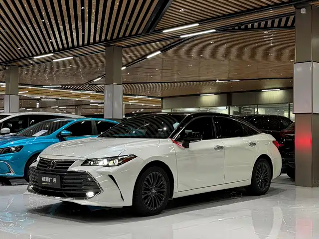 Toyota Avalon 2019 2.5L Touring Premium Edition China VI — фото 1