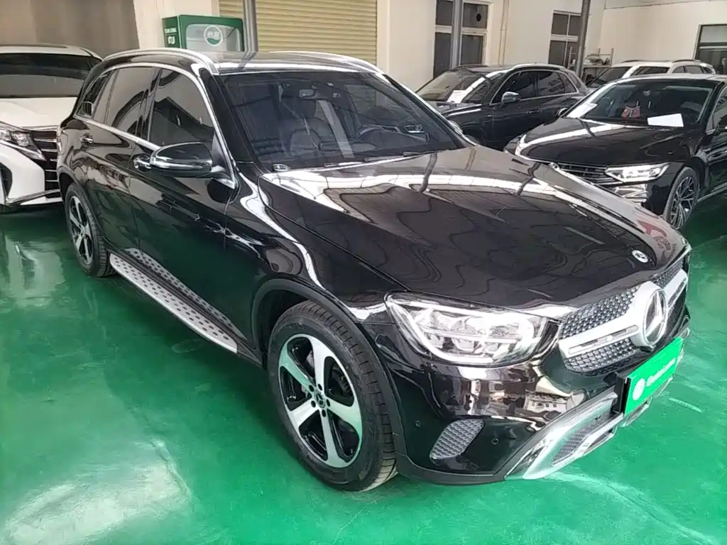 MERCEDES-BENZ GLC