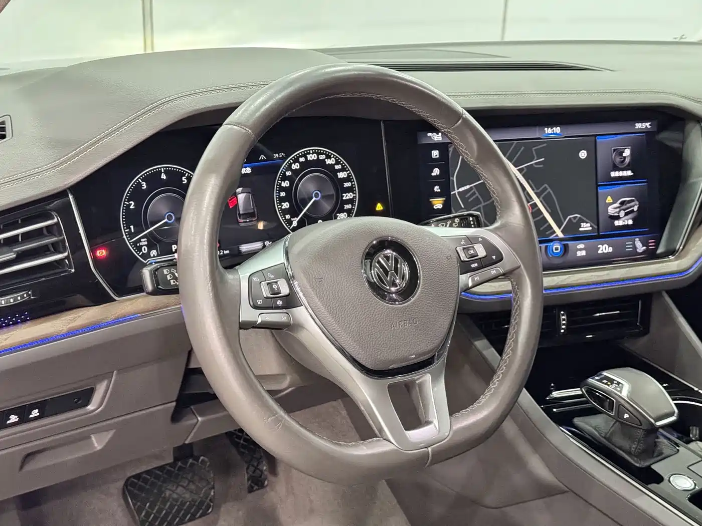 Volkswagen Touareg 2019 3.0TSI Sharp Edge Edition China VI фото 11