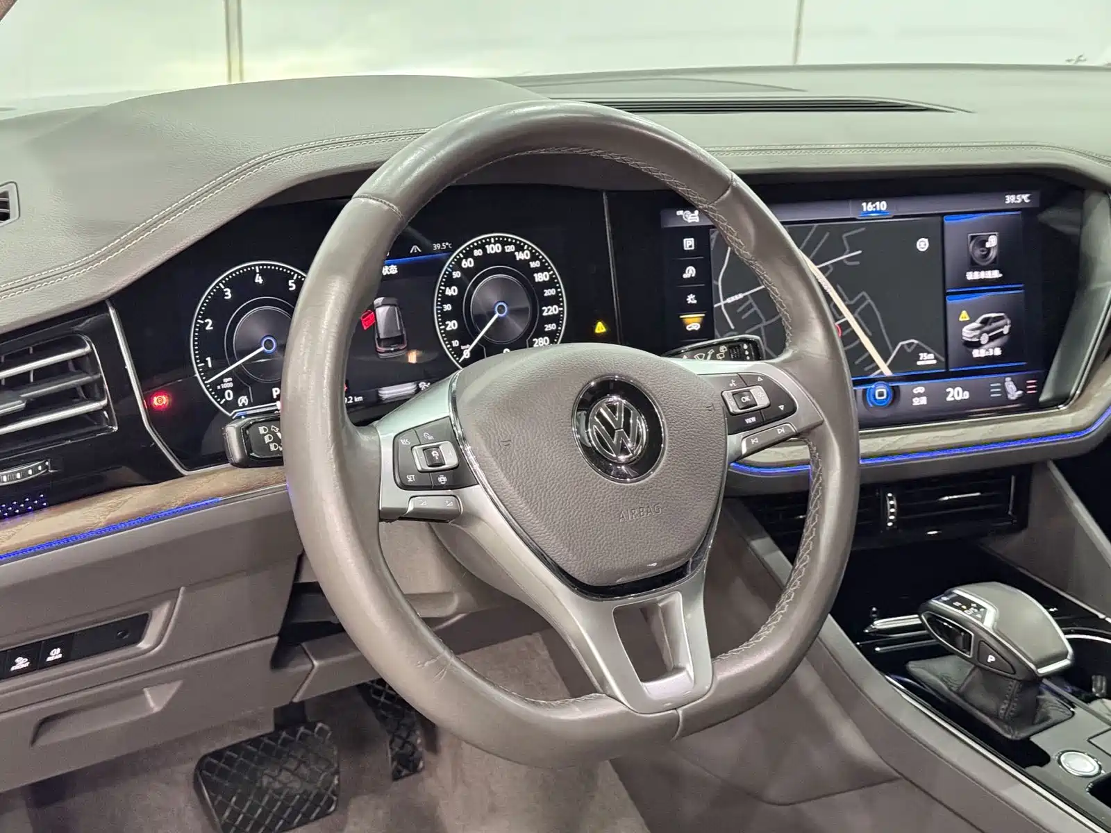 Фото 11 - Volkswagen Touareg