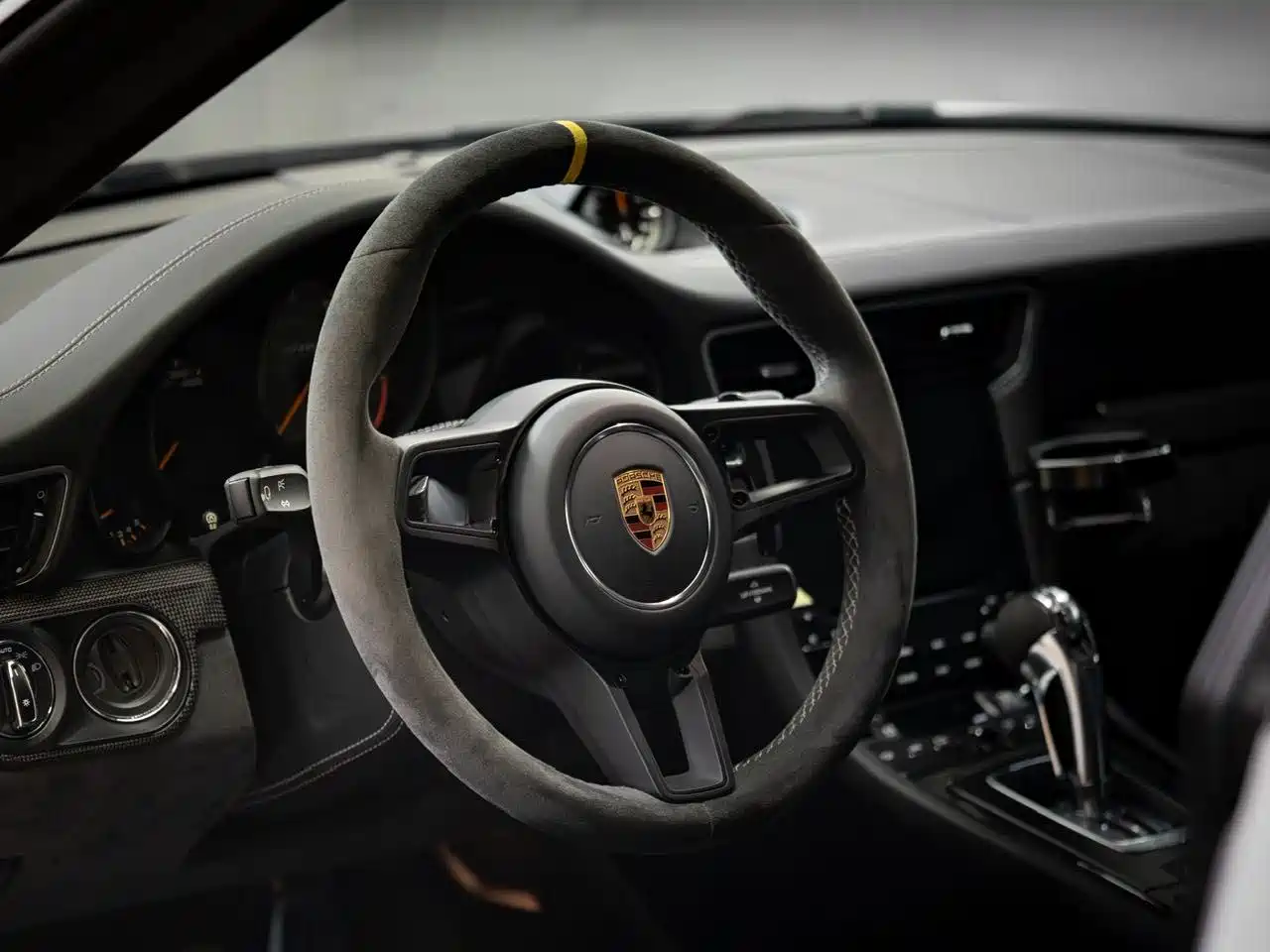 Porsche 911 2018 GT2 RS 3.8T фото 7