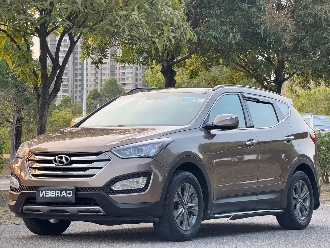 Hyundai Santa Fe 2013 Model 2.4L Automatic 2WD Smart