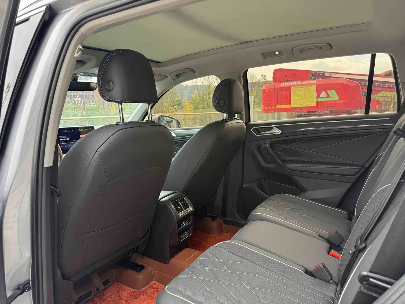 Volkswagen Tiguan L 2022 330TSI Auto 2WD R-Line Premium Edition фото 23
