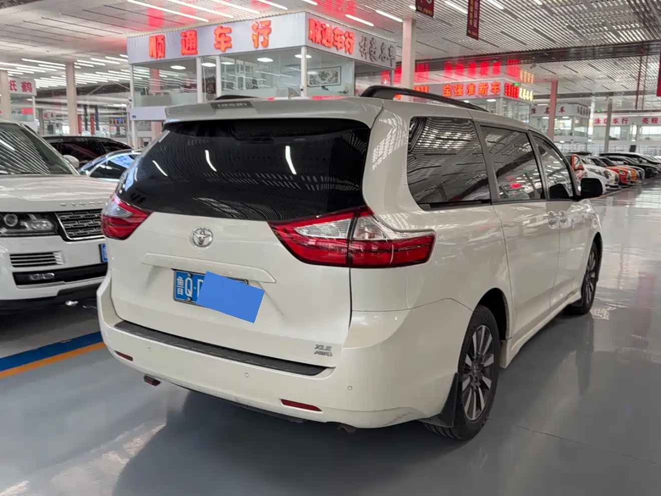 Toyota Sienna 2015 3.5L 4WD L фото 5