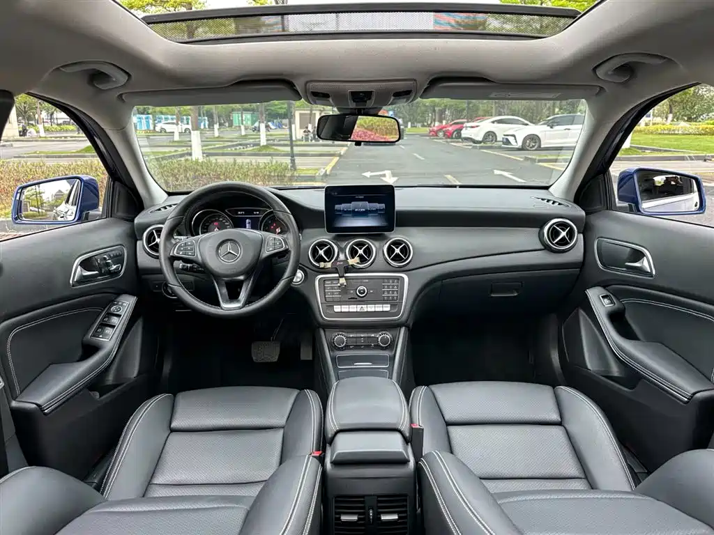 Mercedes-Benz GLA 2018 GLA 200 Fashion фото 8