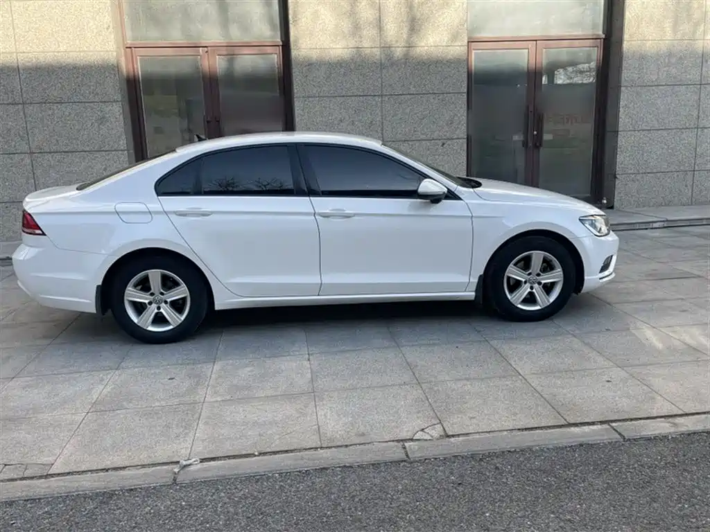 Volkswagen Lamando 2018 230TSI DSG Trend Edition фото 9