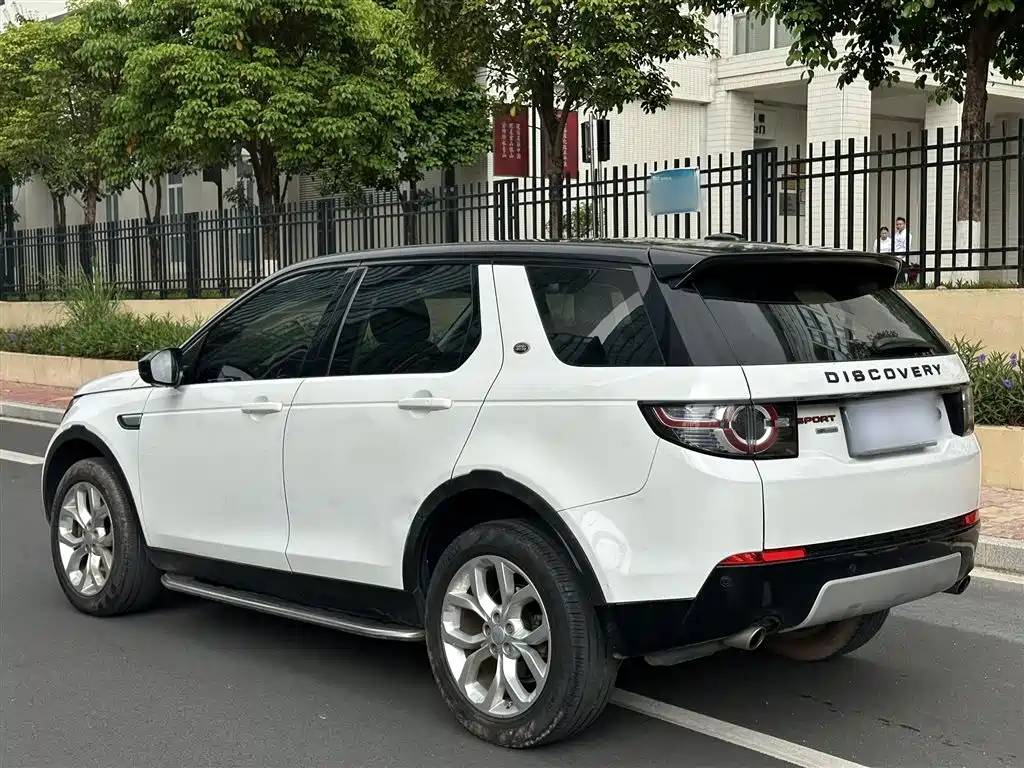 Land Rover Discovery Sport 2016 2.0T HSE фото 24