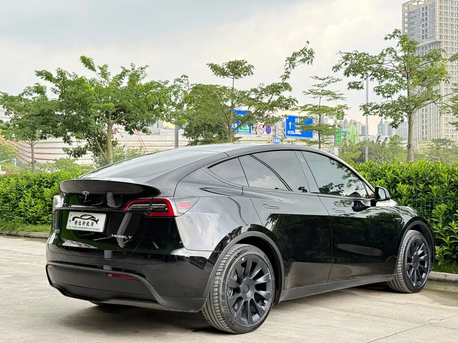Фото 6 - Tesla Model Y