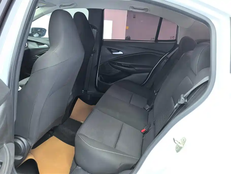 Chevrolet Cavalier 2020 325T Automatic Joy Edition фото 11