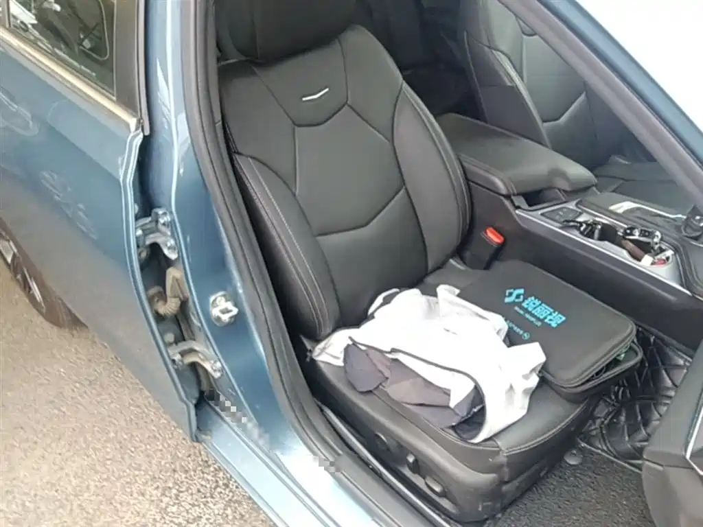 Cadillac CT4 2023 28T Luxury Model фото 25