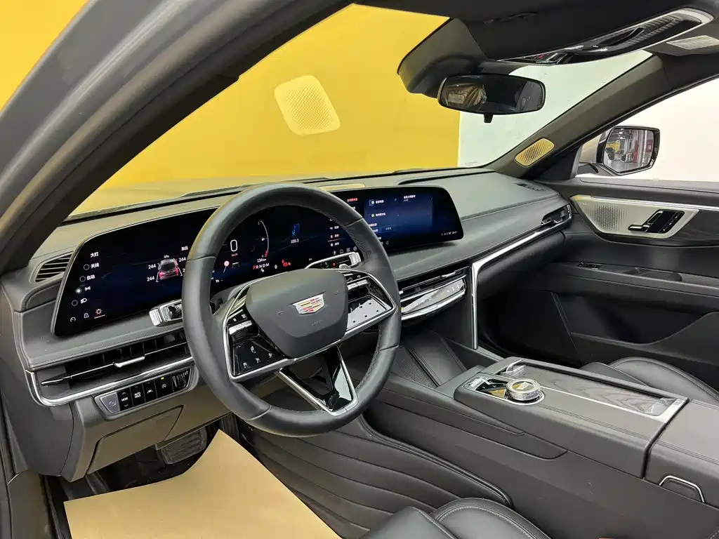 Фото 27 - Cadillac CT6