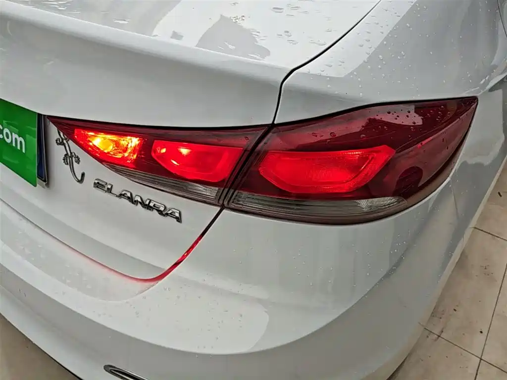 Hyundai Elantra 2016 Model 1.6L Automatic Smart Elite фото 8