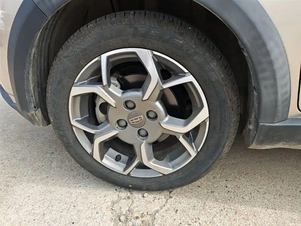 Geely Yuanjing X1 2018 2017 1.3L Auto Player Edition