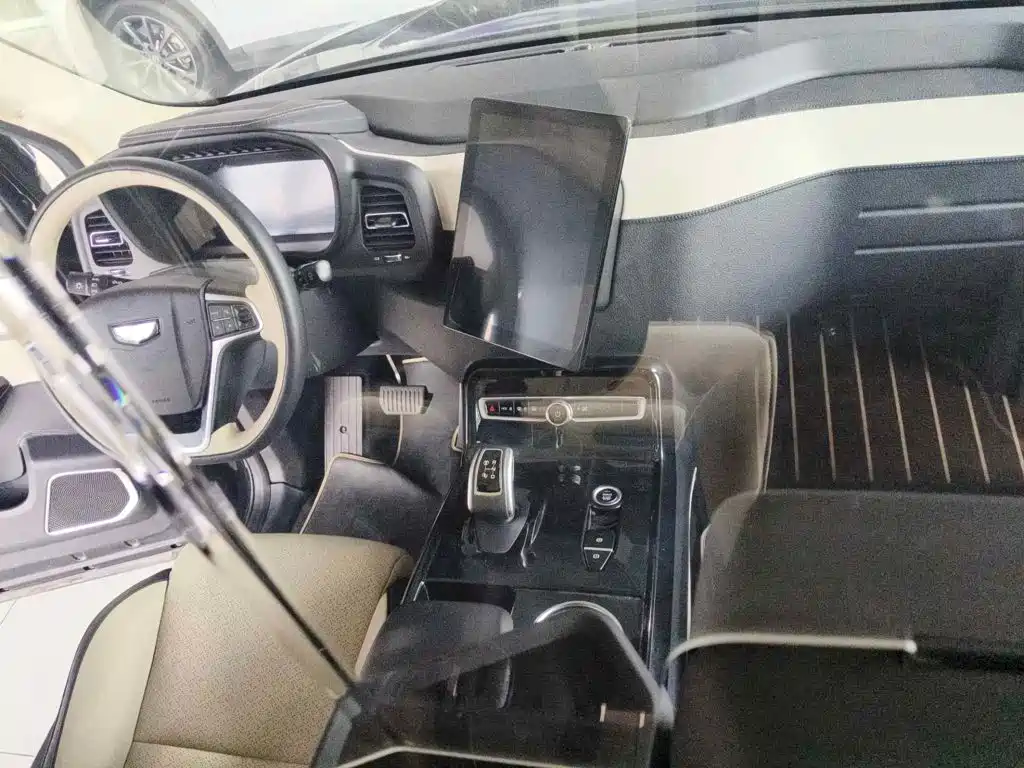 LEVC TX 2021 2022 TX5 Extended Range Freedom Edition