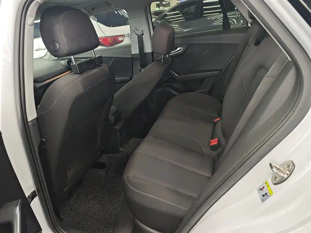 Audi Q2L 2018 35 TFSI Launch Exclusive Edition China VI фото 17