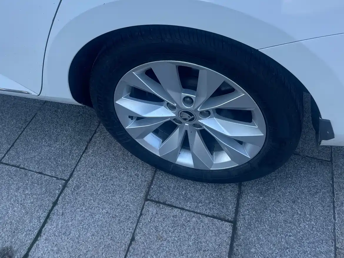 Škoda Superb 2018 TSI330 DSG Comfort Edition China V фото 7