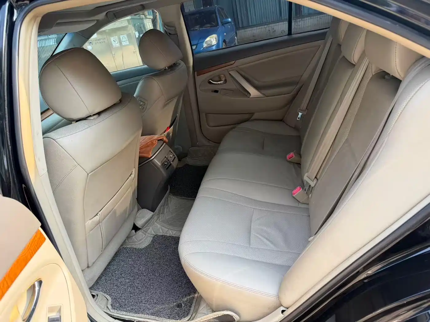Toyota Camry 2010 240G Luxury Edition фото 7