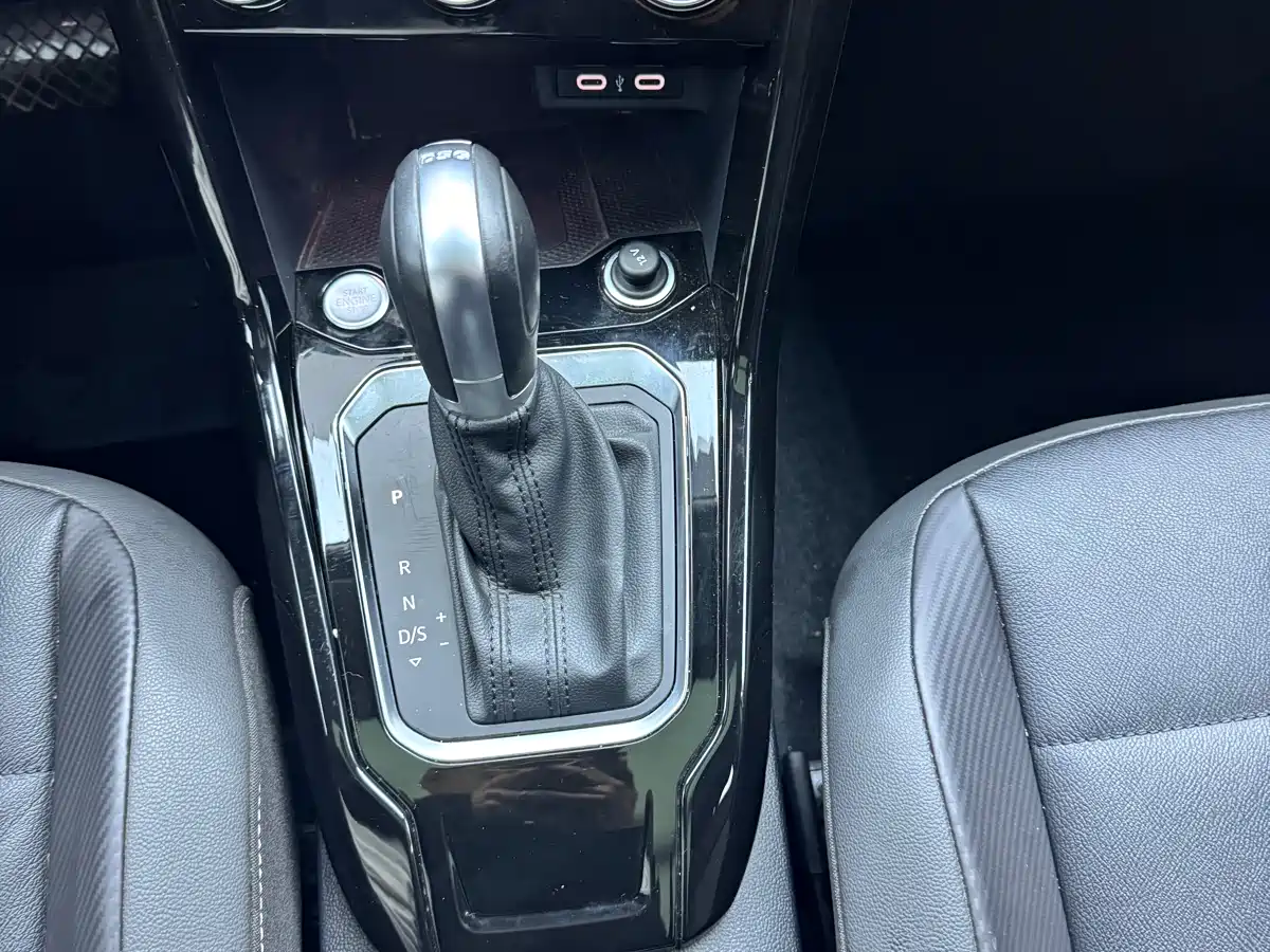 VOLKSWAGEN T ROC EXPLORING SONGS