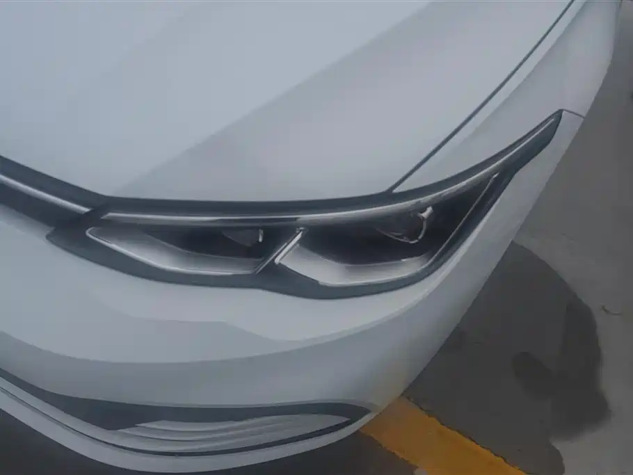 Volkswagen Golf 2021 200TSI DSG фото 5