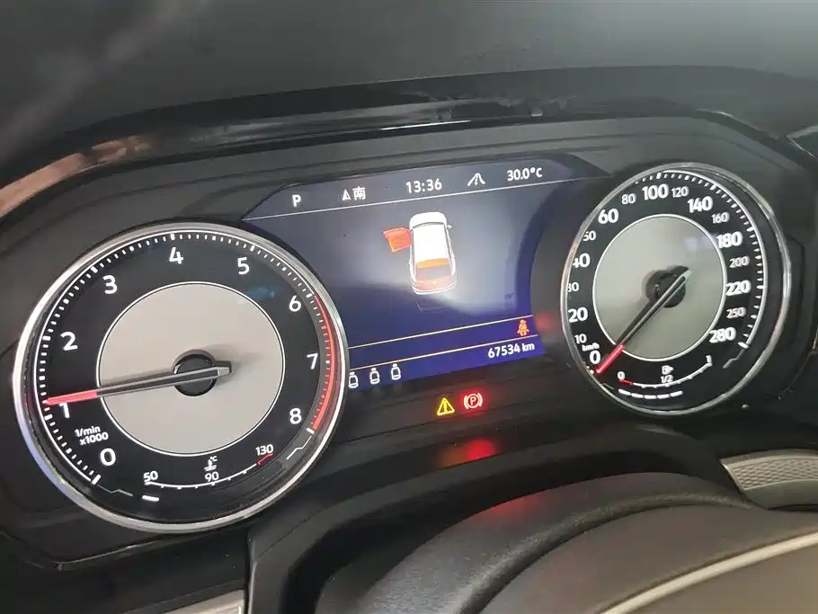 Volkswagen Touareg 2021 2.0TSI Pilot Special Edition фото 14